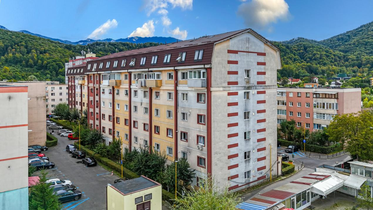 Vânzare apartament cu 3 camere, 80 mp, strada Vișinului – Zona Noua