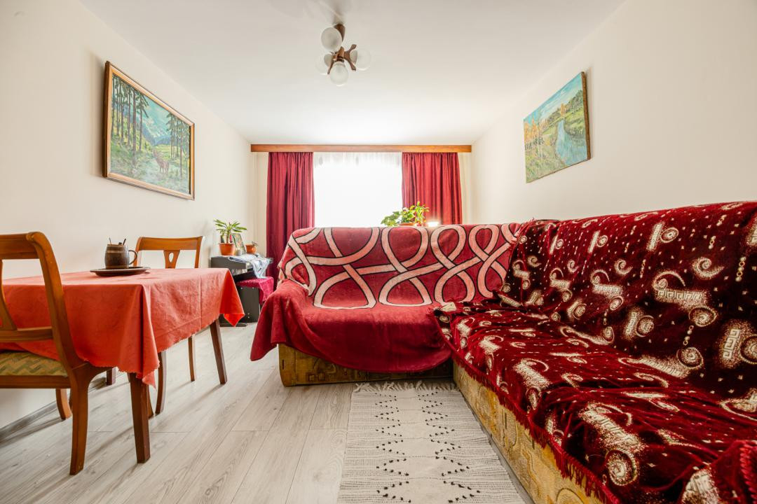 Vânzare apartament cu 3 camere, 80 mp, strada Vișinului – Zona Noua