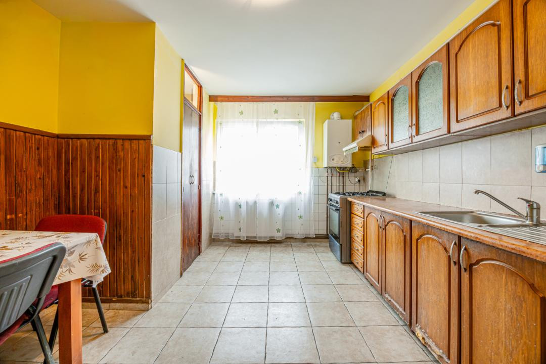 Vânzare apartament cu 3 camere, 80 mp, strada Vișinului – Zona Noua