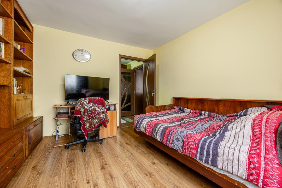 Vânzare apartament cu 3 camere, 80 mp, strada Vișinului – Zona Noua