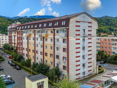 Vânzare apartament cu 3 camere, 80 mp, strada Vișinului – Zona Noua