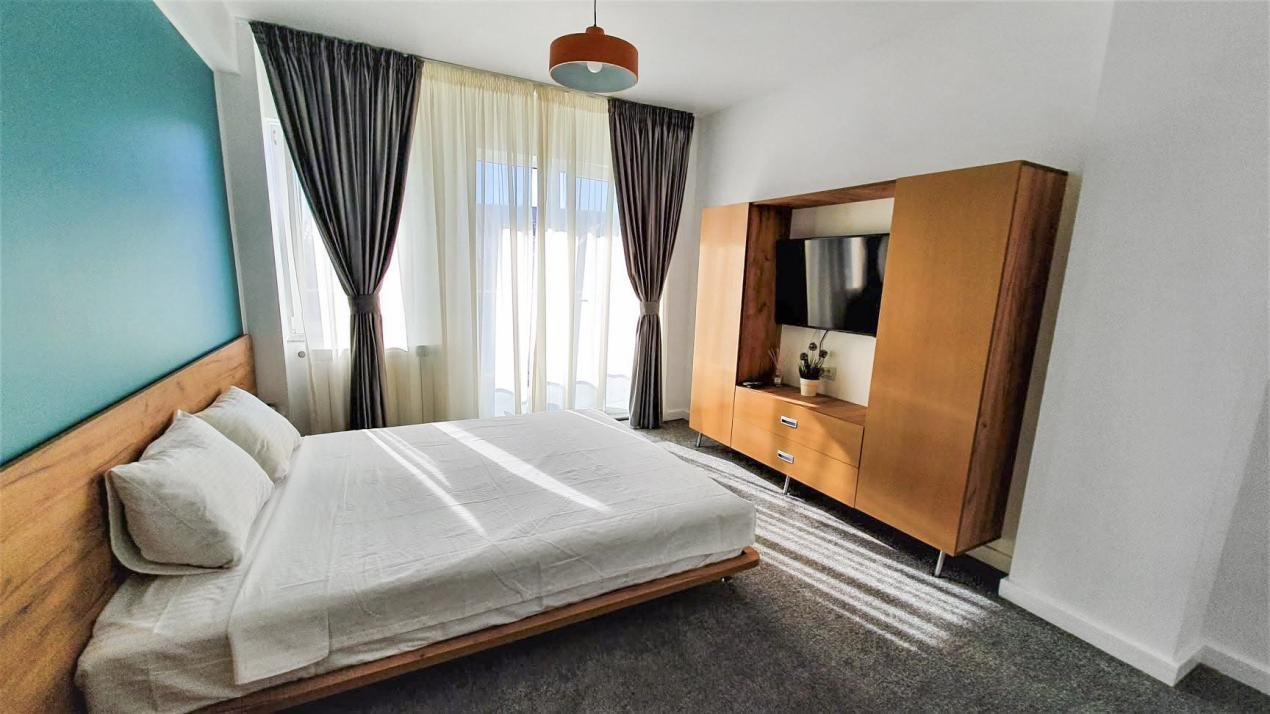 Mamaia-Sat/Pensiune cu 13 camere la cheie/Investiție/Venit imediat garantat 