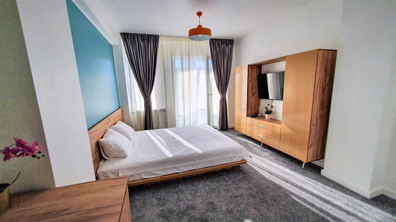 Mamaia-Sat/Pensiune cu 13 camere la cheie/Investiție/Venit imediat garantat 