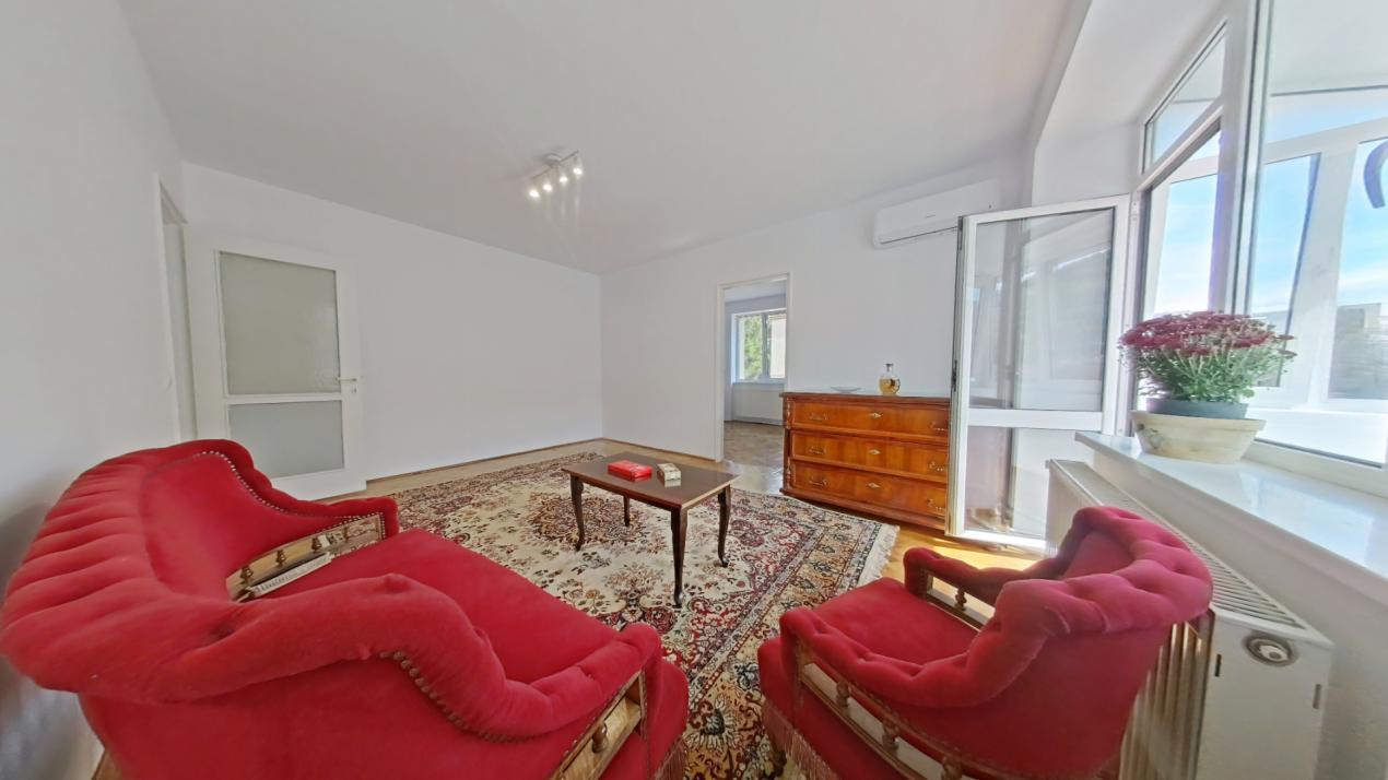 Titlu: Apartament 3 camere, 60 mp, parcare, vedere Tâmpa – Centrul Civic, Brașov
