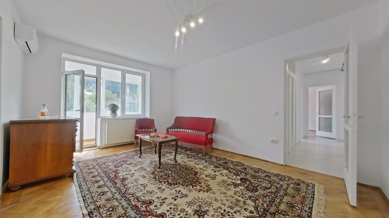 Titlu: Apartament 3 camere, 60 mp, parcare, vedere Tâmpa – Centrul Civic, Brașov