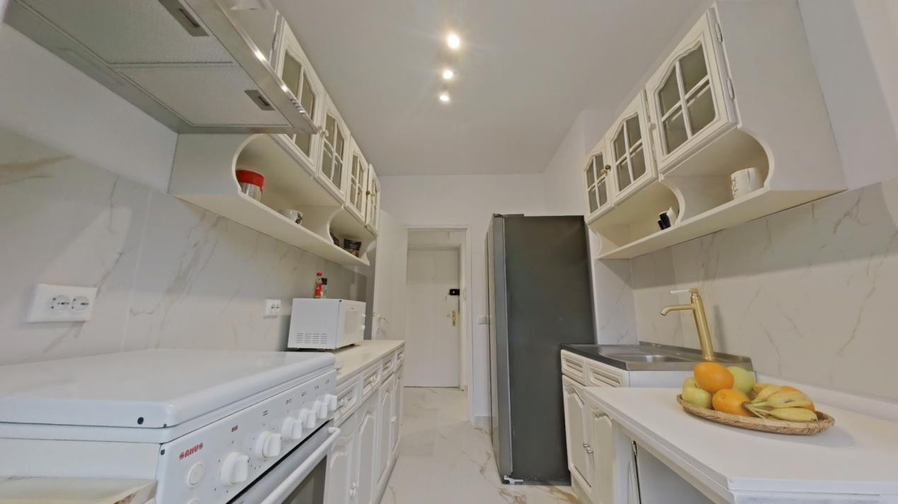 Titlu: Apartament 3 camere, 60 mp, parcare, vedere Tâmpa – Centrul Civic, Brașov