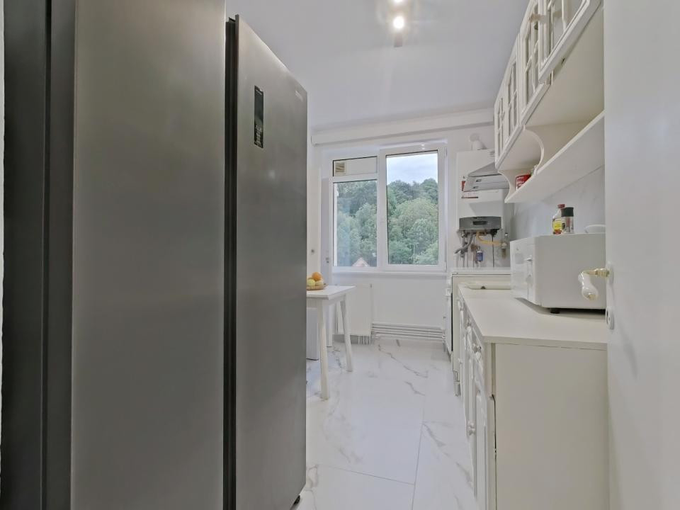 Titlu: Apartament 3 camere, 60 mp, parcare, vedere Tâmpa – Centrul Civic, Brașov