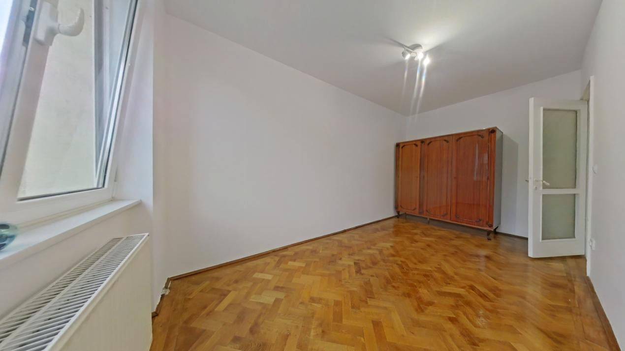 Titlu: Apartament 3 camere, 60 mp, parcare, vedere Tâmpa – Centrul Civic, Brașov
