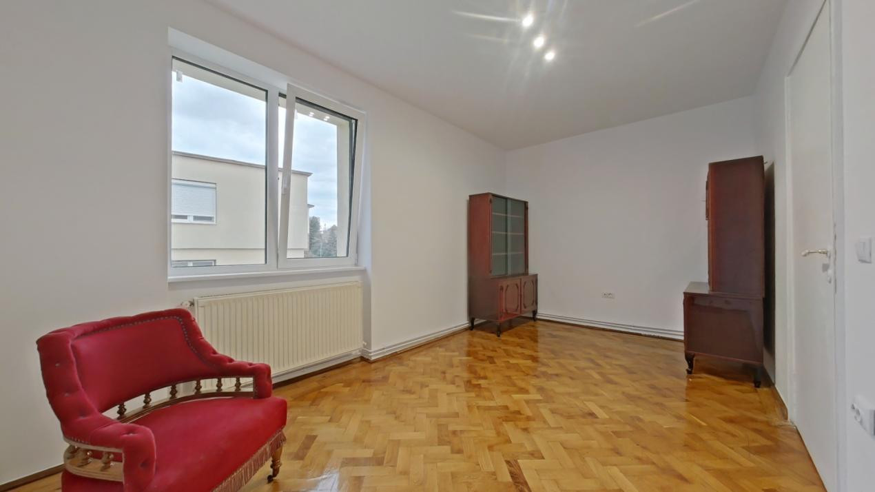 Titlu: Apartament 3 camere, 60 mp, parcare, vedere Tâmpa – Centrul Civic, Brașov