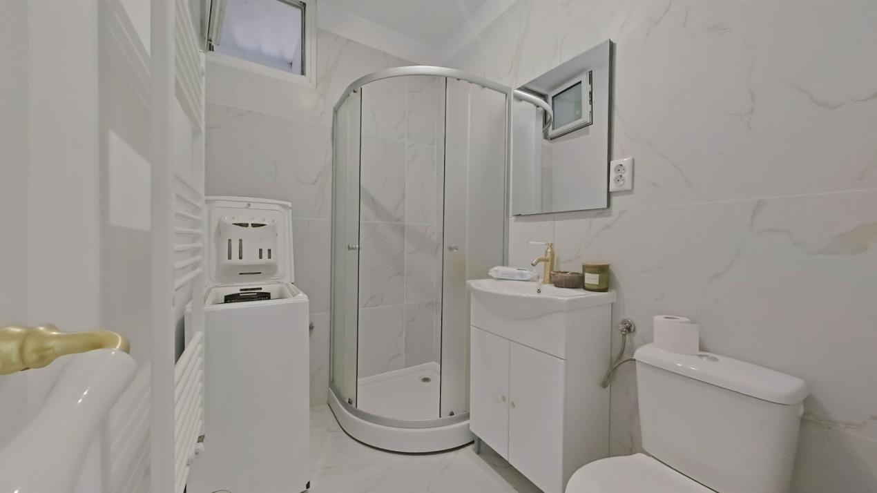 Titlu: Apartament 3 camere, 60 mp, parcare, vedere Tâmpa – Centrul Civic, Brașov