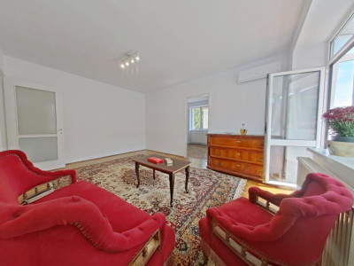 Titlu: Apartament 3 camere, 60 mp, parcare, vedere Tâmpa – Centrul Civic, Brașov