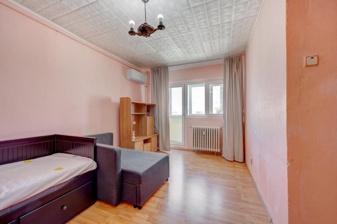 Garsonieră luminoasă, ultimul etaj, lift nou, panouri fotovoltaice | Titan 