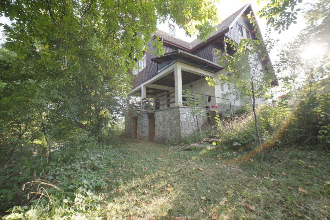 4 dormitoare, terasa acoperita, curte 1634 mp, Brebu, Prahova