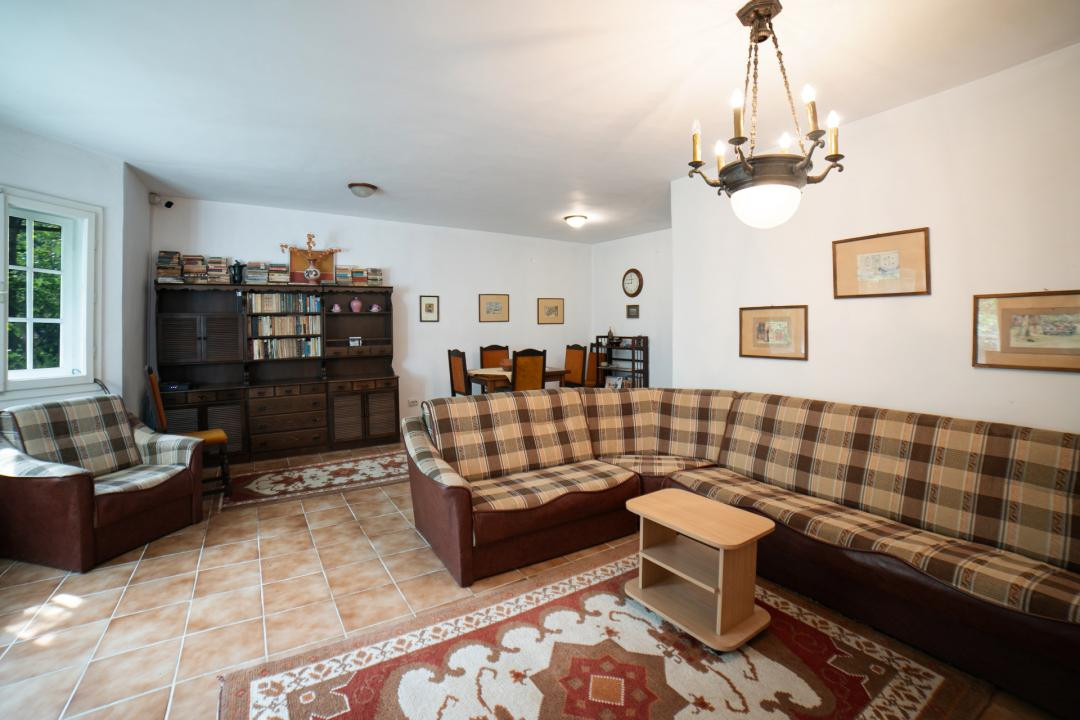4 dormitoare, terasa acoperita, curte 1634 mp, Brebu, Prahova