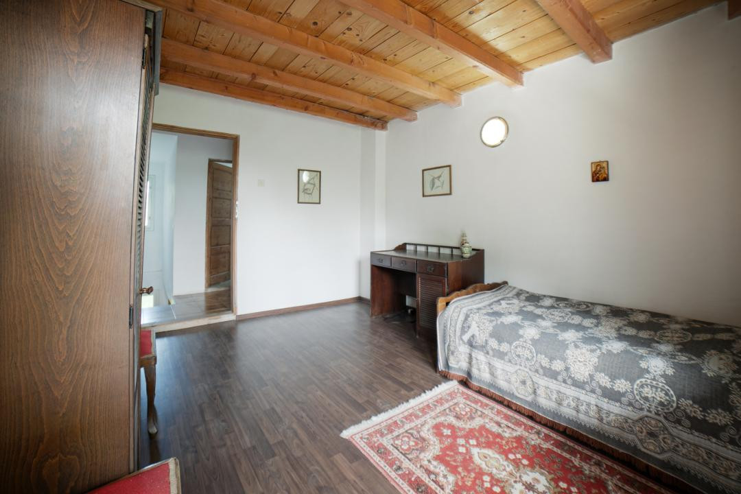 4 dormitoare, terasa acoperita, curte 1634 mp, Brebu, Prahova