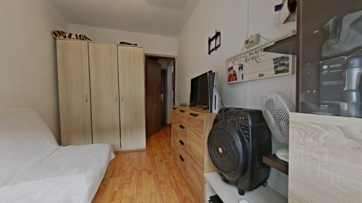 Apartament de vanzare, 3 camere cu parcare, Zona Gemenii