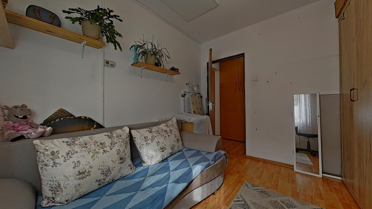 Apartament de vanzare, 3 camere cu parcare, Zona Gemenii