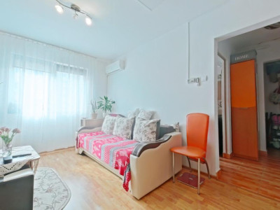 Apartament de vanzare, 3 camere cu parcare, Zona Gemenii