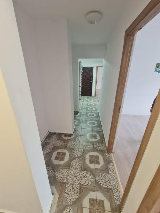 Apartament cu 3 camere decomandate si 2 bai, in Tomesti!