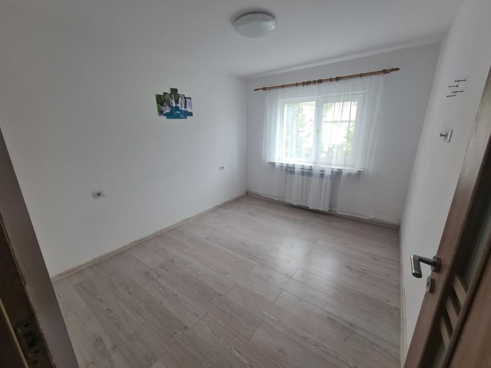 Apartament cu 3 camere decomandate si 2 bai, in Tomesti!