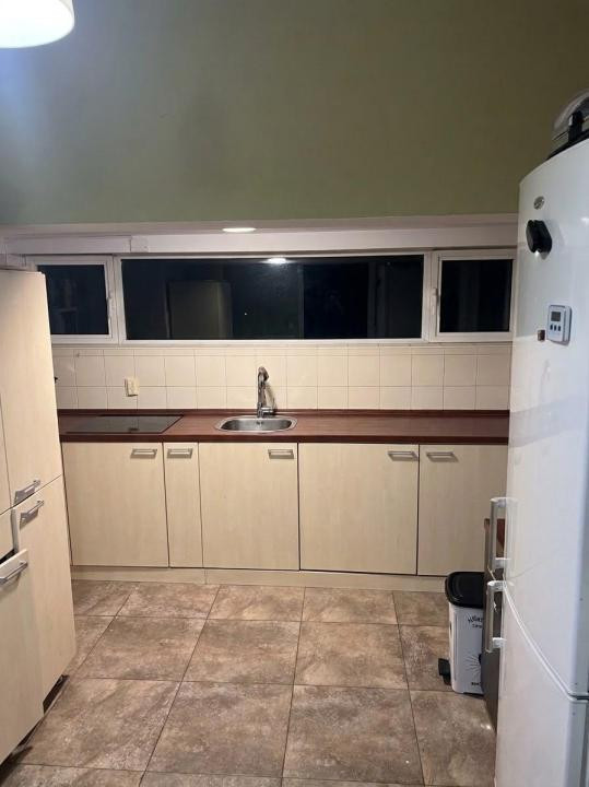 Apartament foarte spatios, romantic, in mansarda, Copou-Centru!