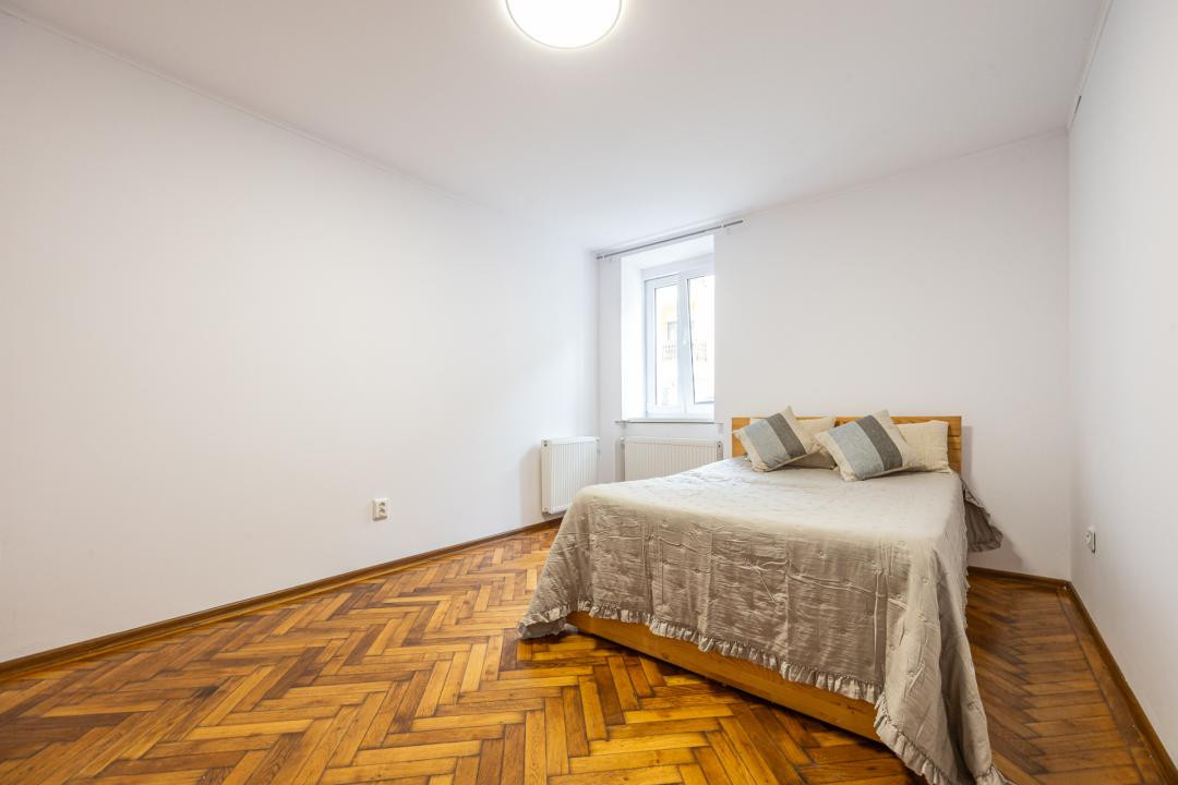 Apartament in vila, 3 camere –  Centrul Vechi - Piata Unirii 