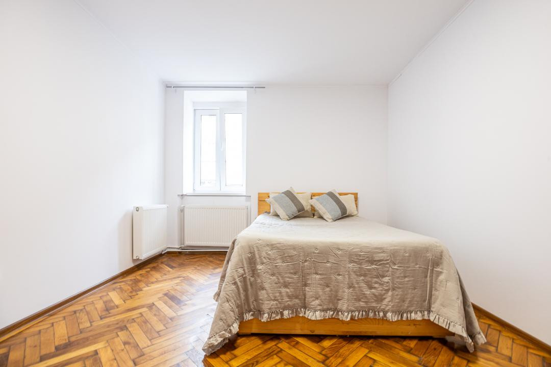 Apartament in vila, 3 camere –  Centrul Vechi - Piata Unirii 