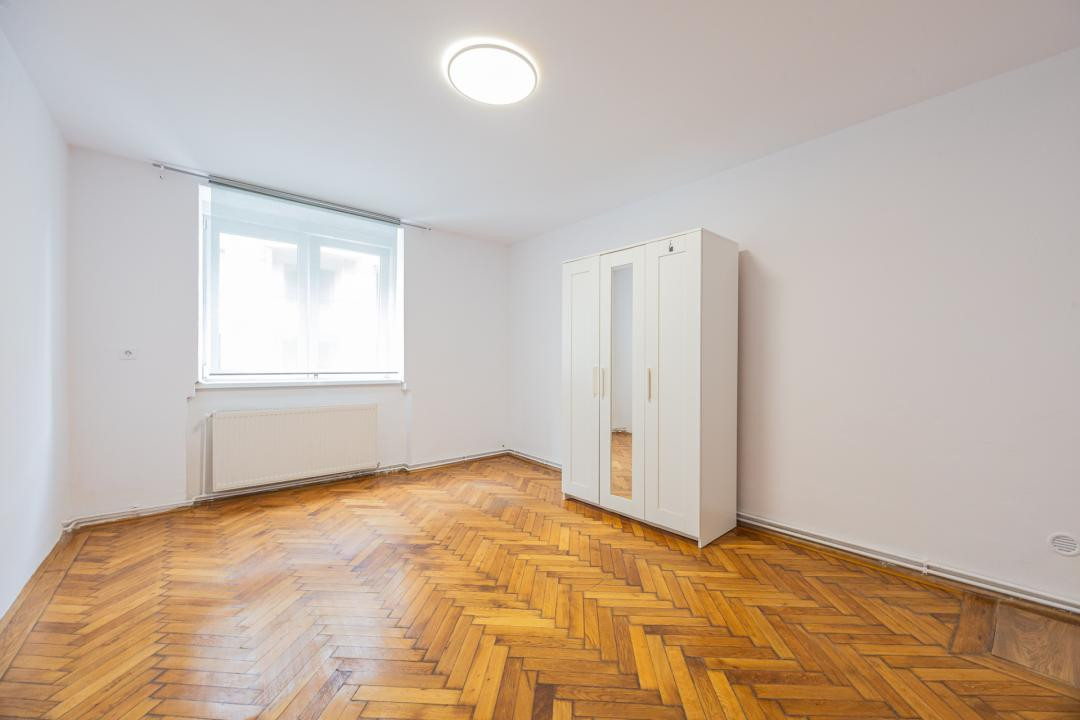Apartament in vila, 3 camere –  Centrul Vechi - Piata Unirii 