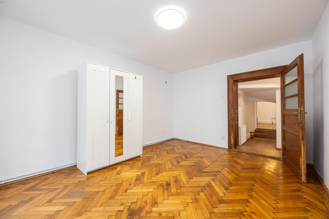 Apartament in vila, 3 camere –  Centrul Vechi - Piata Unirii 