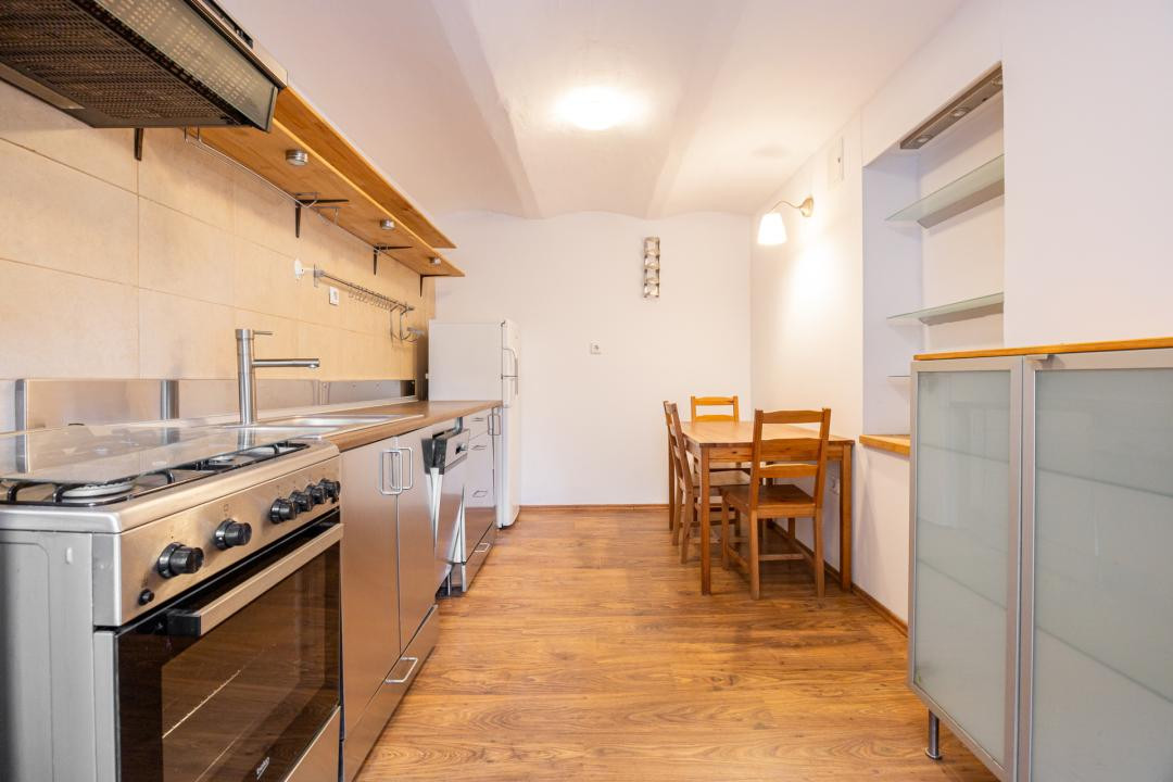 Apartament in vila, 3 camere –  Centrul Vechi - Piata Unirii 