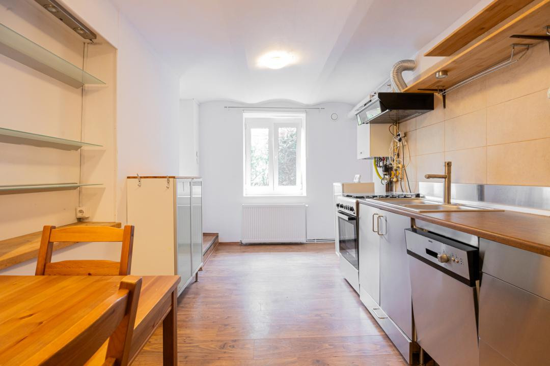 Apartament in vila, 3 camere –  Centrul Vechi - Piata Unirii 