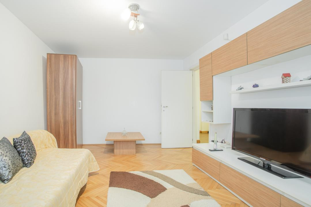 Apartament 3 camere de închiriat – Faleza Nord, Constanța