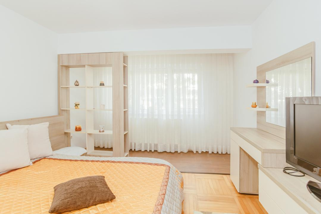 Apartament 3 camere de închiriat – Faleza Nord, Constanța