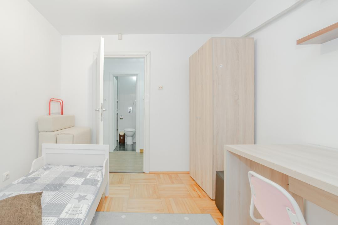Apartament 3 camere de închiriat – Faleza Nord, Constanța