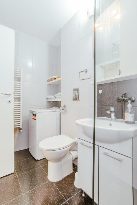 Apartament 3 camere de închiriat – Faleza Nord, Constanța