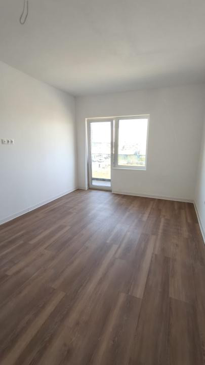 Apartament doua camere, bucatarie separata, decomandat