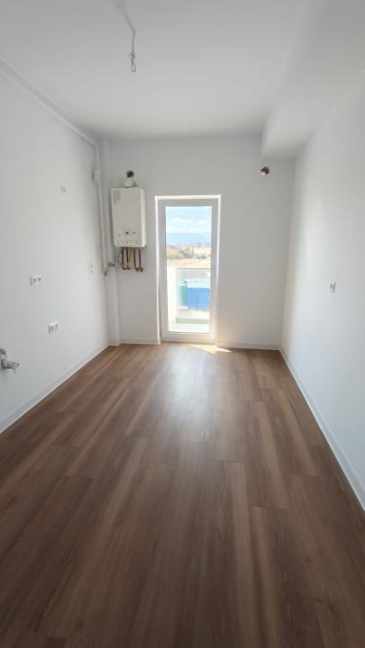 Apartament doua camere, bucatarie separata, decomandat