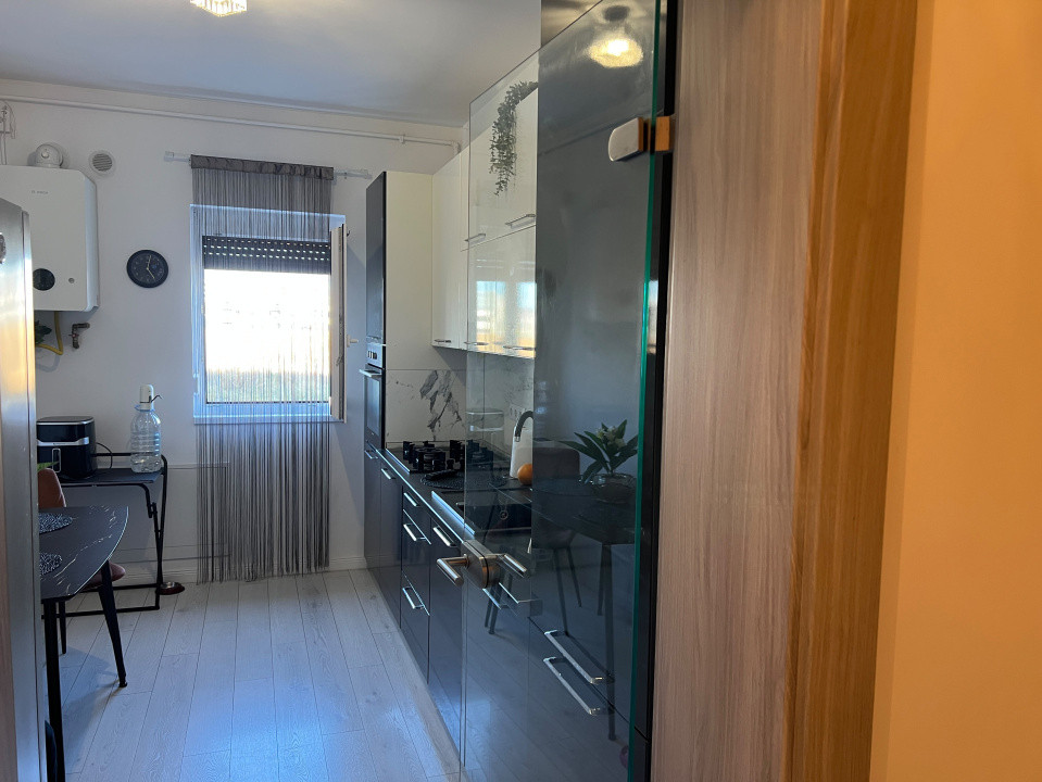 Apartament modern cu 3 camere, mobilat și utilat l parcare inclusă 