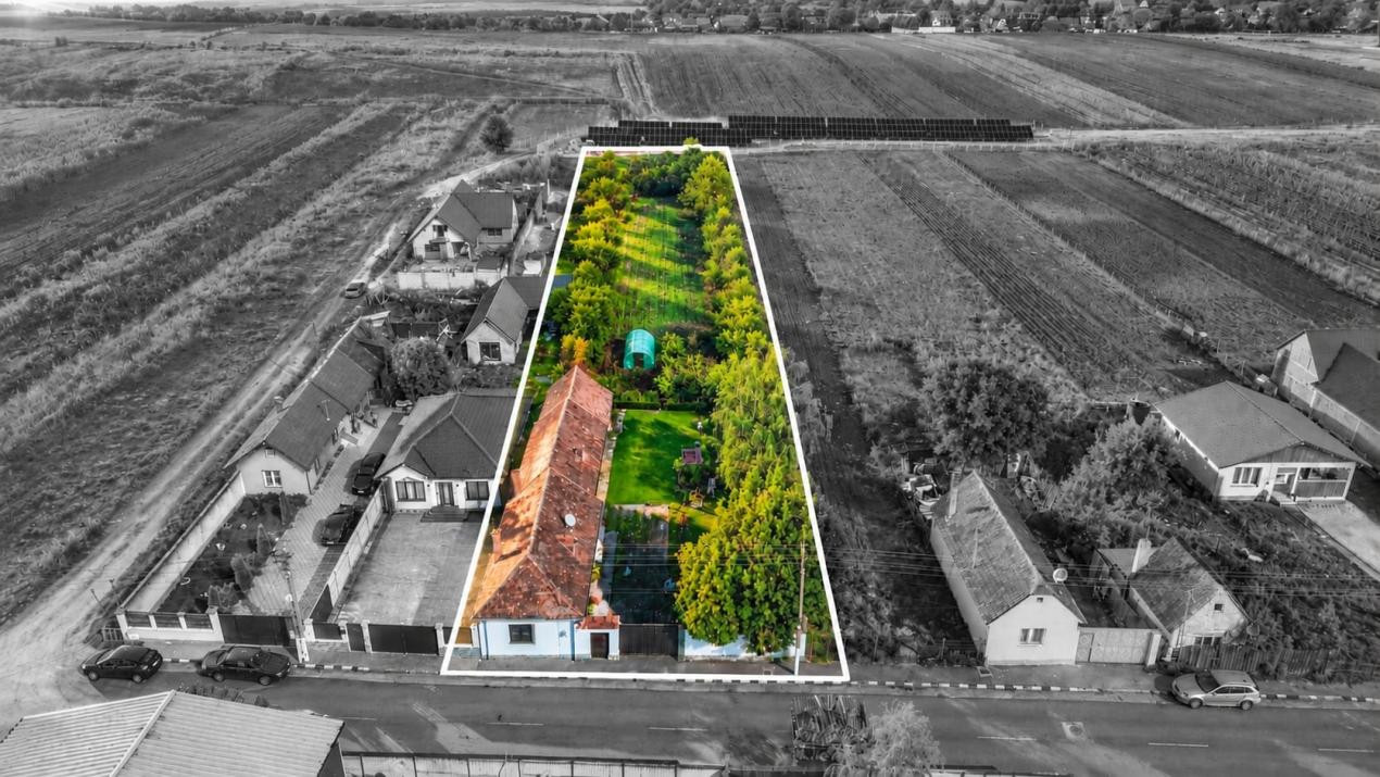 Casă renovată cu teren de 2.440 mp și două fronturi stradale – Crizbav, Brașov