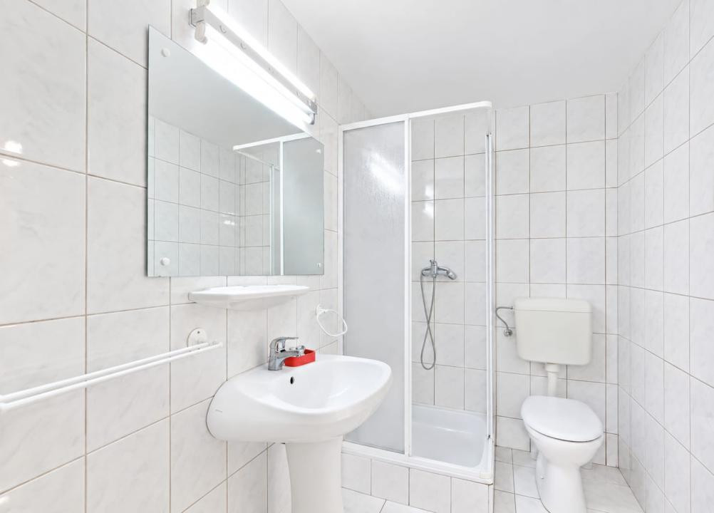 Casă renovată cu teren de 2.440 mp și două fronturi stradale – Crizbav, Brașov