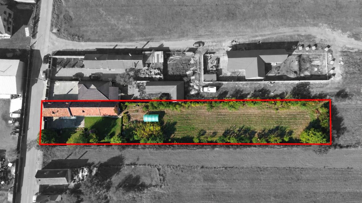 Casă renovată cu teren de 2.440 mp și două fronturi stradale – Crizbav, Brașov