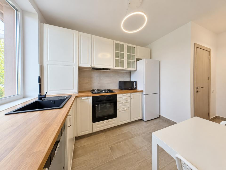Închiriere apartament cu 2 camere, renovat si spatios - Strada Lungă