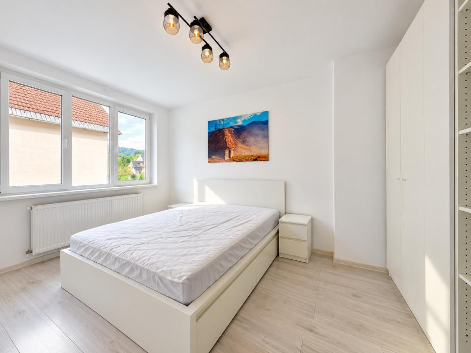 Închiriere apartament cu 2 camere, renovat si spatios - Strada Lungă