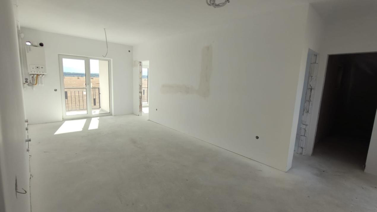 Apartament trei camere, trei balcoane 