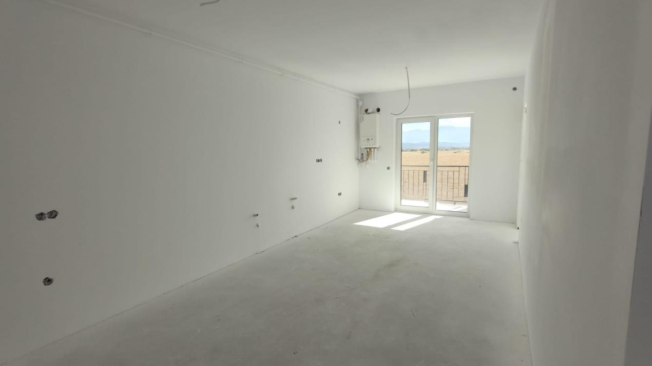 Apartament trei camere, trei balcoane 