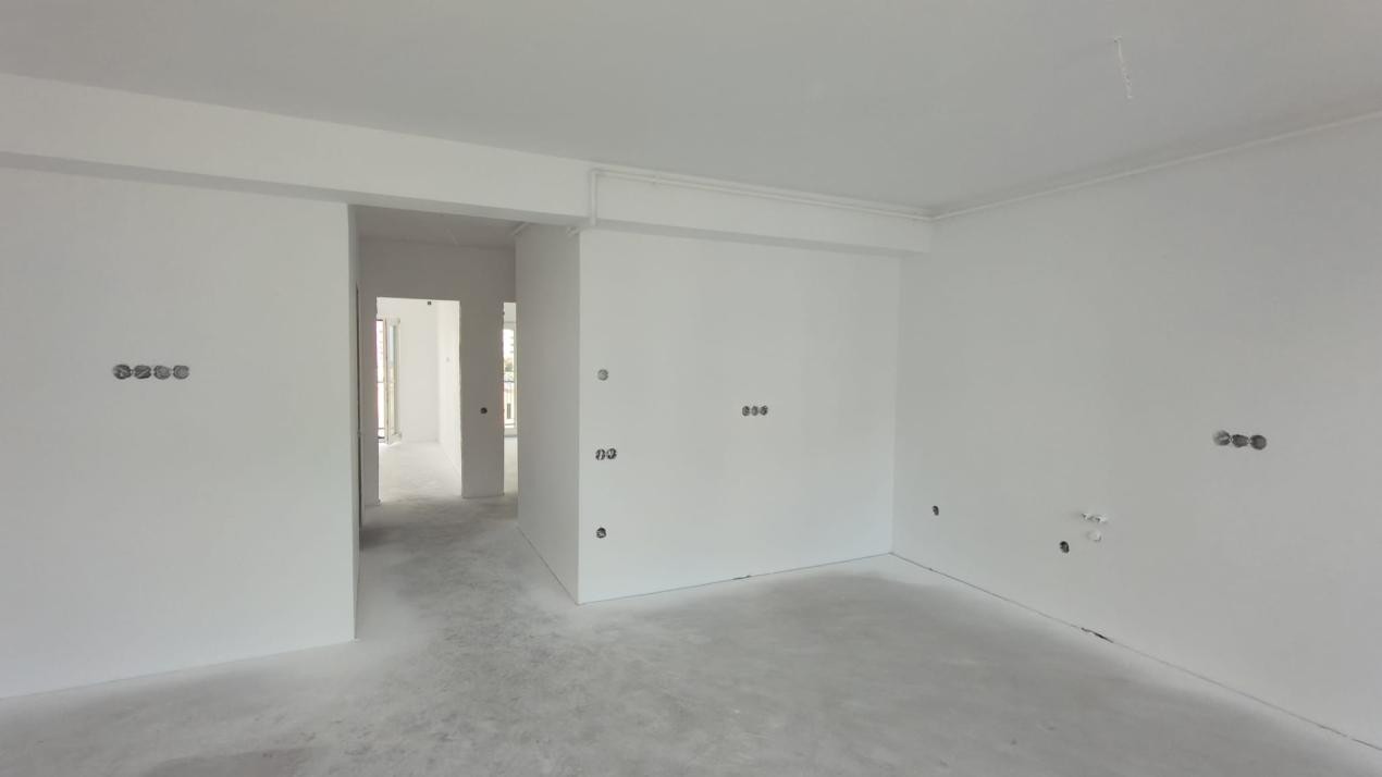 Apartament cu 3 camere si 3 balcoane