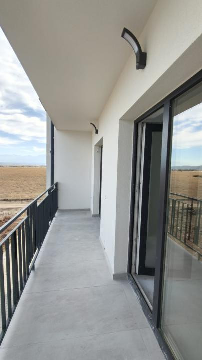 Apartament cu 3 camere si 3 balcoane