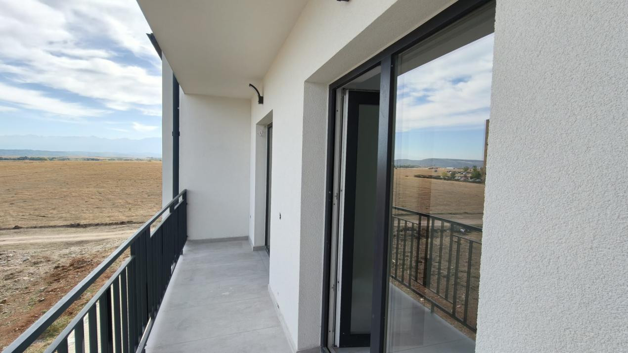 Apartament cu 3 camere si 3 balcoane
