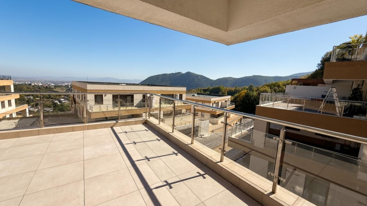 Apartament cu 2 camere cu terasă spectaculoasă pe Drumul Poienii