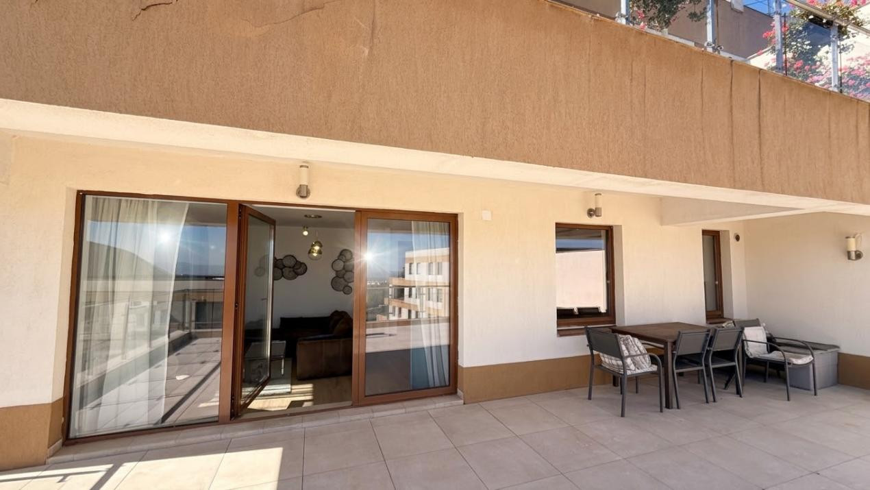Apartament cu 2 camere cu terasă spectaculoasă pe Drumul Poienii